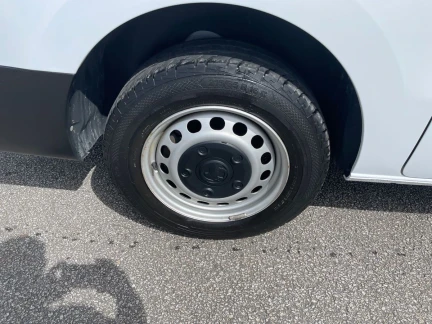 Vehicle Thumbnail 22