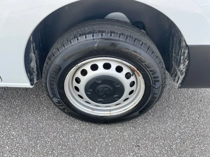 Vehicle Thumbnail 23