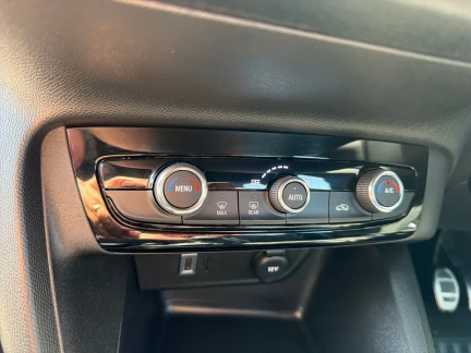 Vehicle Thumbnail 13