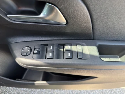 Vehicle Thumbnail 14