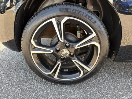 Vehicle Thumbnail 22
