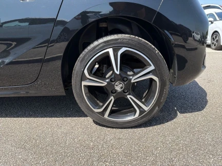 Vehicle Thumbnail 7