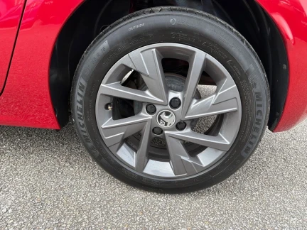 Vehicle Thumbnail 25