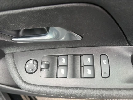 Vehicle Thumbnail 14