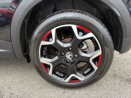 Vehicle Thumbnail 7
