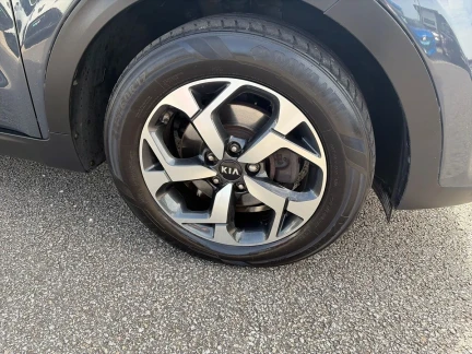 Vehicle Thumbnail 33