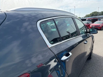 Vehicle Thumbnail 37