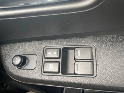 Vehicle Thumbnail 14