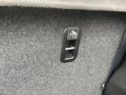 Vehicle Thumbnail 38