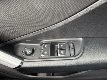 Vehicle Thumbnail 13
