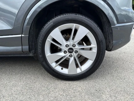 Vehicle Thumbnail 6