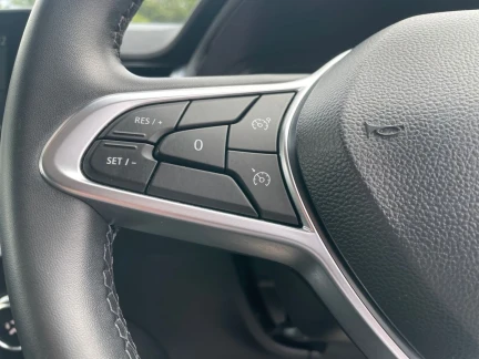Vehicle Thumbnail 18