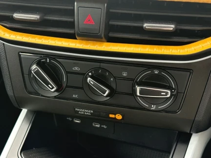 Vehicle Thumbnail 12