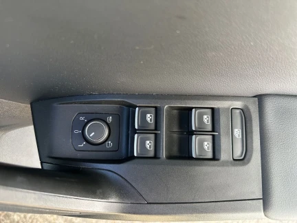 Vehicle Thumbnail 14