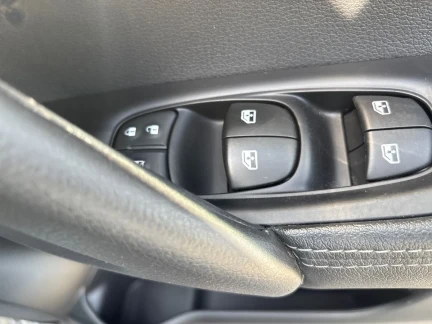 Vehicle Thumbnail 14