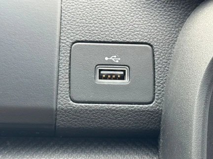 Vehicle Thumbnail 34