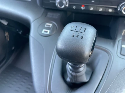 Vehicle Thumbnail 24