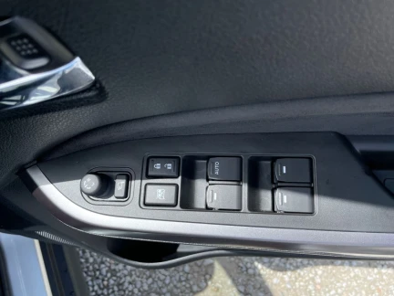Vehicle Thumbnail 13