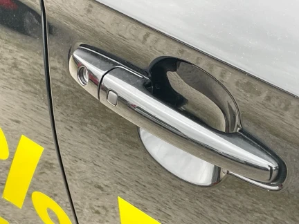 Vehicle Thumbnail 25