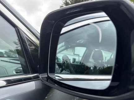 Vehicle Thumbnail 26