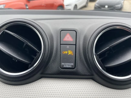 Vehicle Thumbnail 41