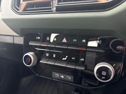 Vehicle Thumbnail 11
