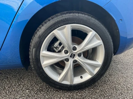 Vehicle Thumbnail 6