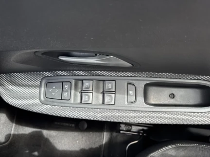 Vehicle Thumbnail 13