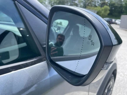 Vehicle Thumbnail 26