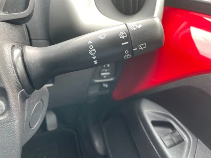 Vehicle Thumbnail 28