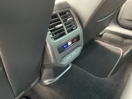Vehicle Thumbnail 24