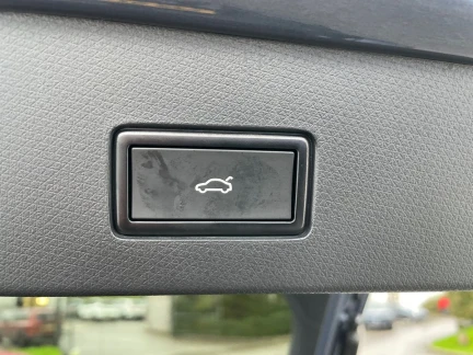 Vehicle Thumbnail 26