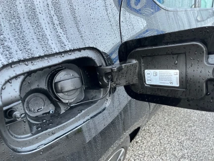 Vehicle Thumbnail 25