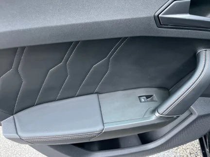 Vehicle Thumbnail 26