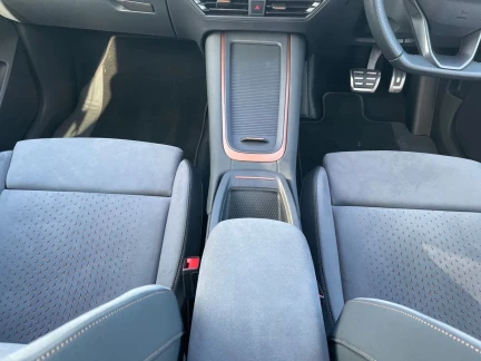 Vehicle Thumbnail 12