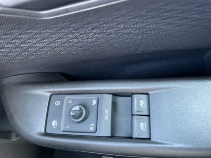 Vehicle Thumbnail 14