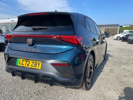 Vehicle Thumbnail 30