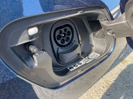 Vehicle Thumbnail 32