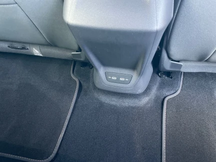 Vehicle Thumbnail 36