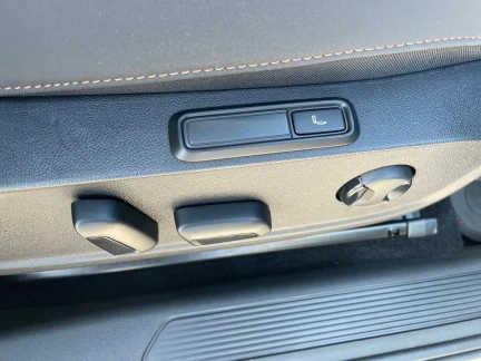 Vehicle Thumbnail 37