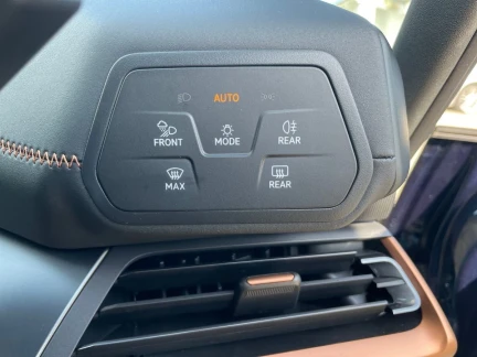 Vehicle Thumbnail 38