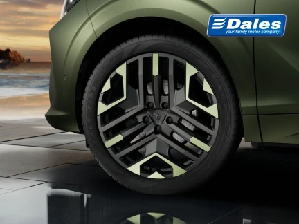 Vehicle Thumbnail 15