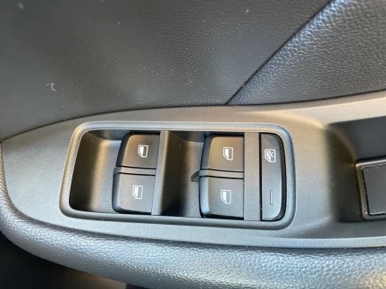 Vehicle Thumbnail 14