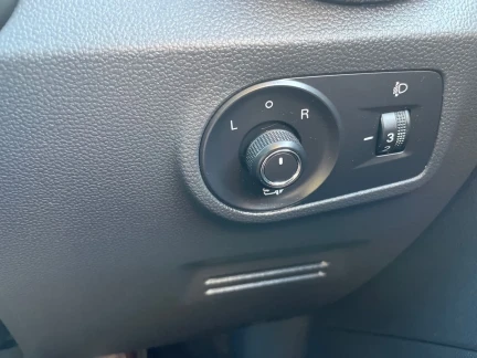 Vehicle Thumbnail 33