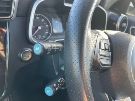 Vehicle Thumbnail 36