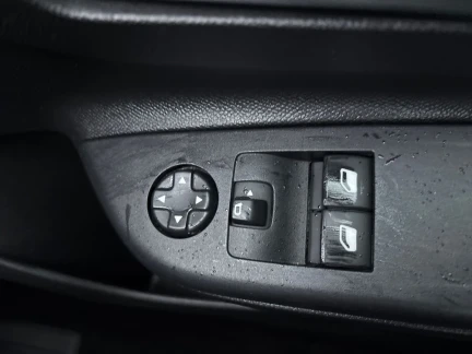 Vehicle Thumbnail 13