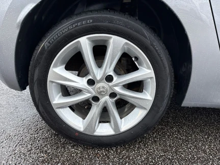 Vehicle Thumbnail 22