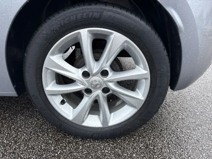 Vehicle Thumbnail 23