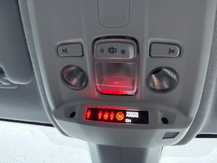 Vehicle Thumbnail 34