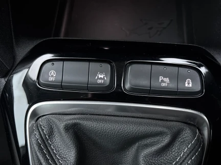 Vehicle Thumbnail 36